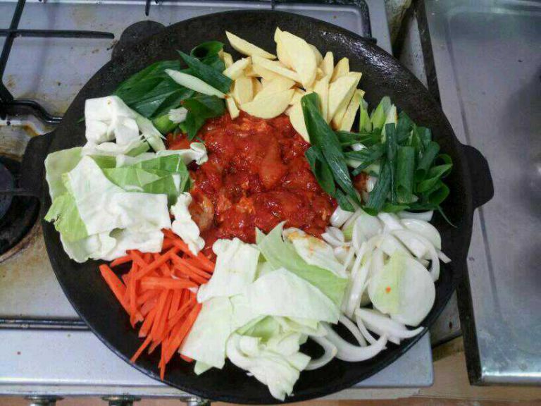 닭갈비(鶏のカルビ)